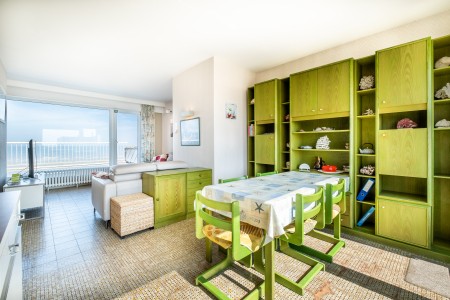 eetplaats + sofa zeezicht.jpg